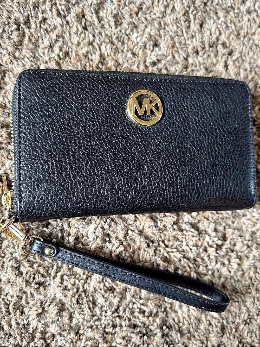 Michael Kors Jet Set Travel Zip Around Wallet Wristlet Gold/Black Leather NWOT